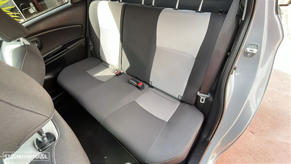 Toyota Yaris 1.0 VVT-i Comfort c/ Design-Pack - 28