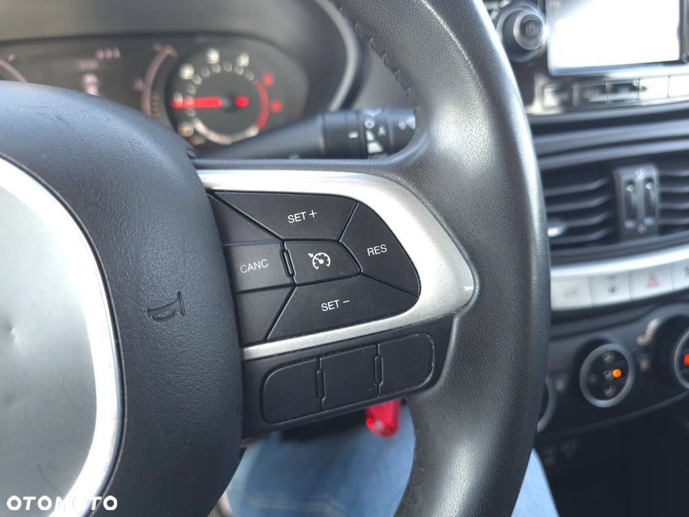 Fiat Tipo 1.6 MultiJet 16v Lounge - 24