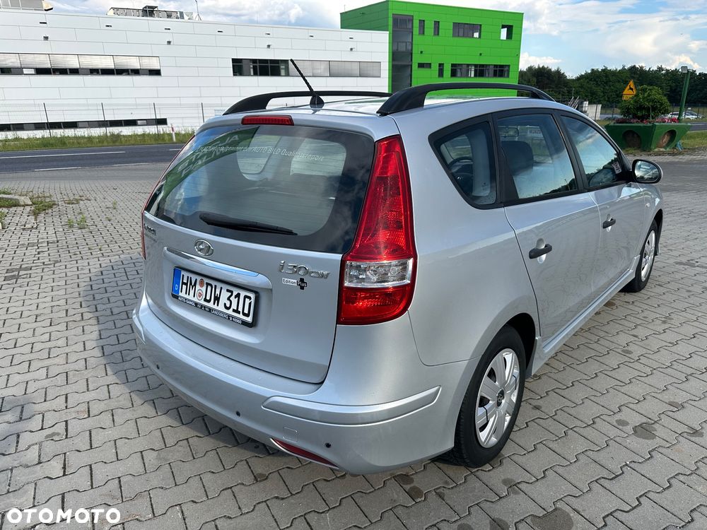 Hyundai i30 1.4 Base + - 24