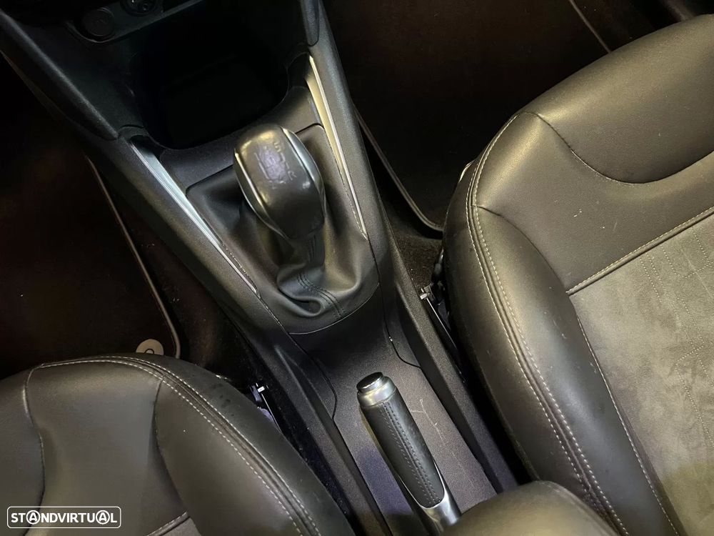 Peugeot 208 1.2 PureTech GT Line - 40
