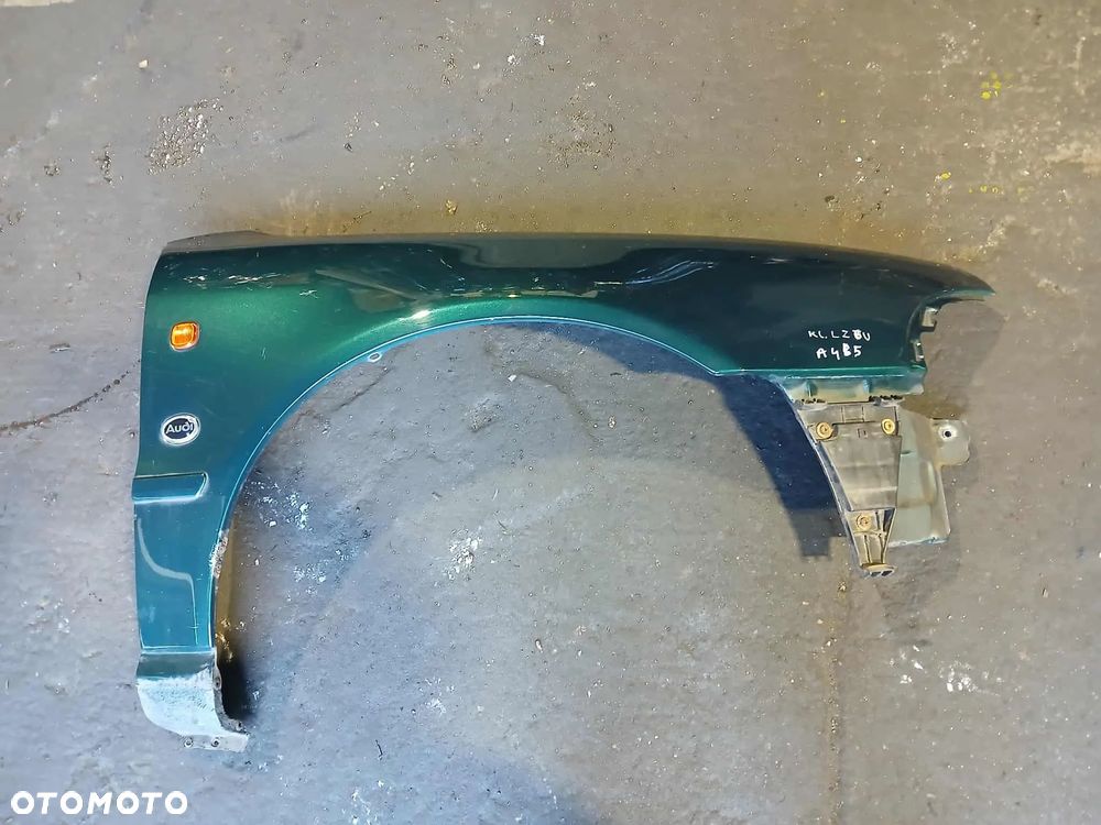 Audi A4 B5 błotnik prawy - 1