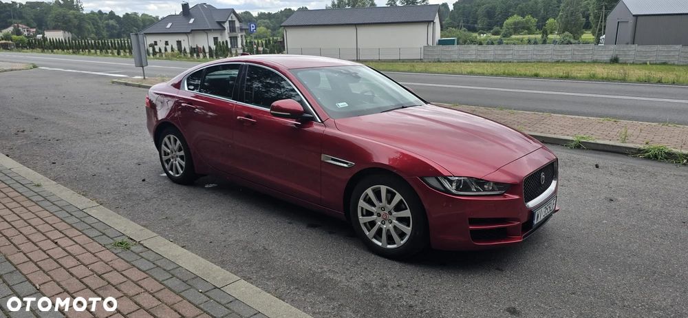 Jaguar XE 2.0 D AWD Prestige - 3
