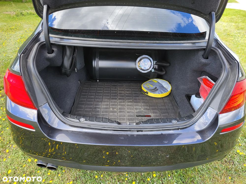 BMW Seria 5 528i - 22