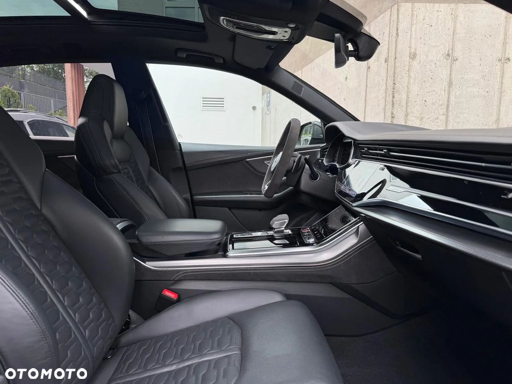 Audi RS Q8 - 19