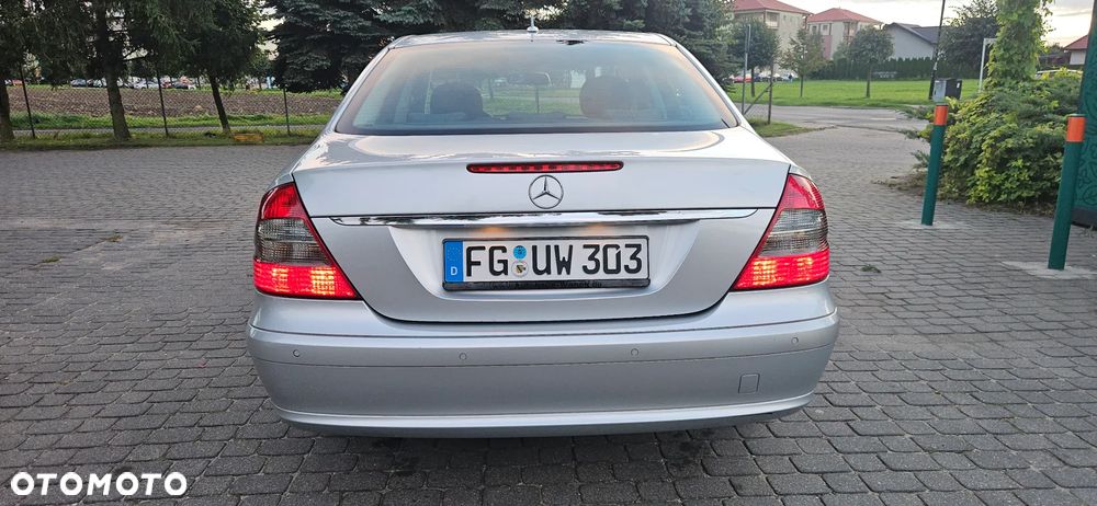 Mercedes-Benz Klasa E 200 Kompressor Classic - 18