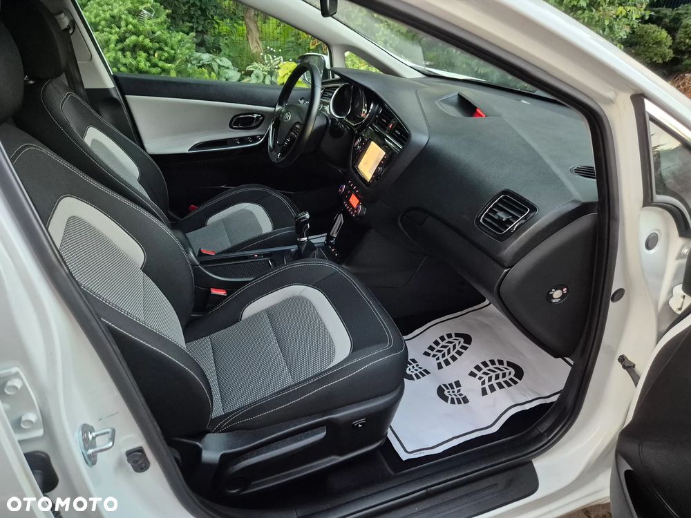 Kia Ceed 1.6 GDI ISG Spirit - 18