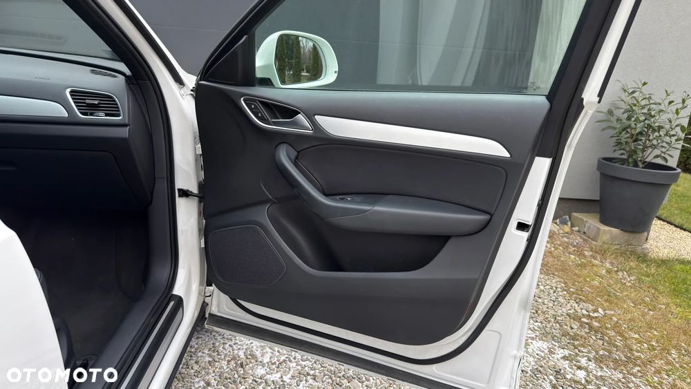 Audi Q3 40 TFSI Quattro S tronic S line - 30