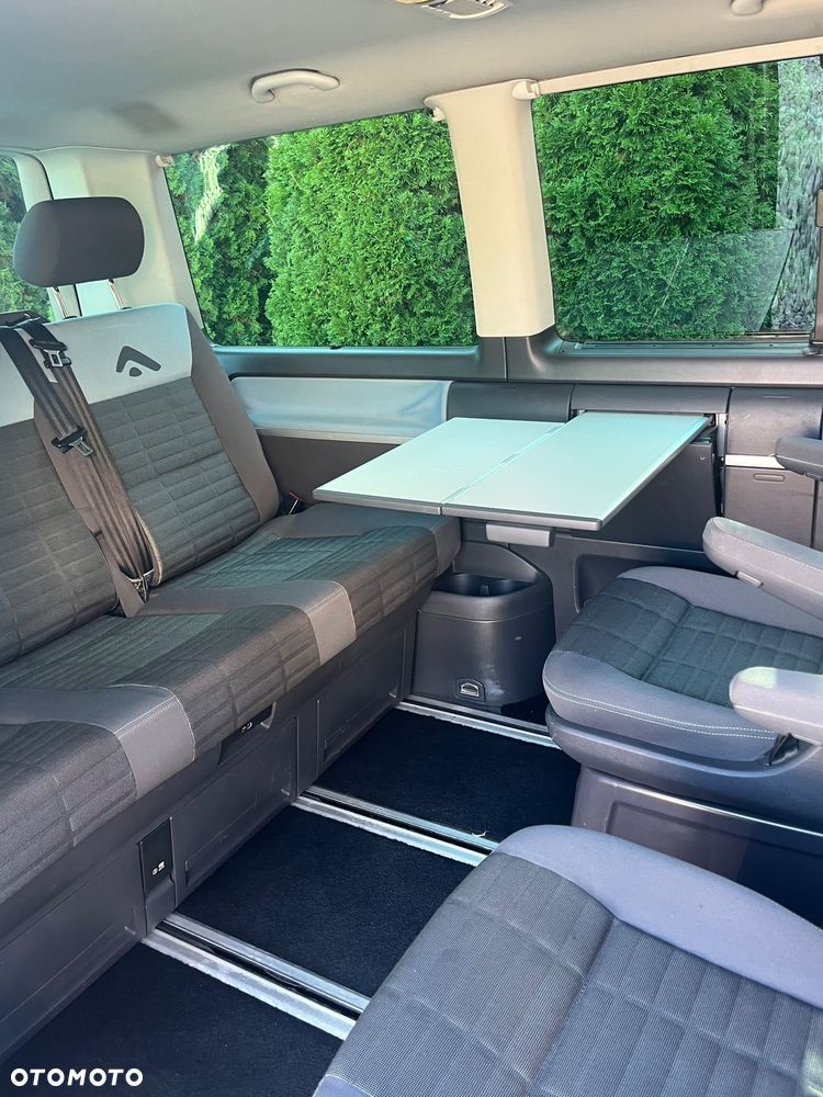 Volkswagen Multivan - 8