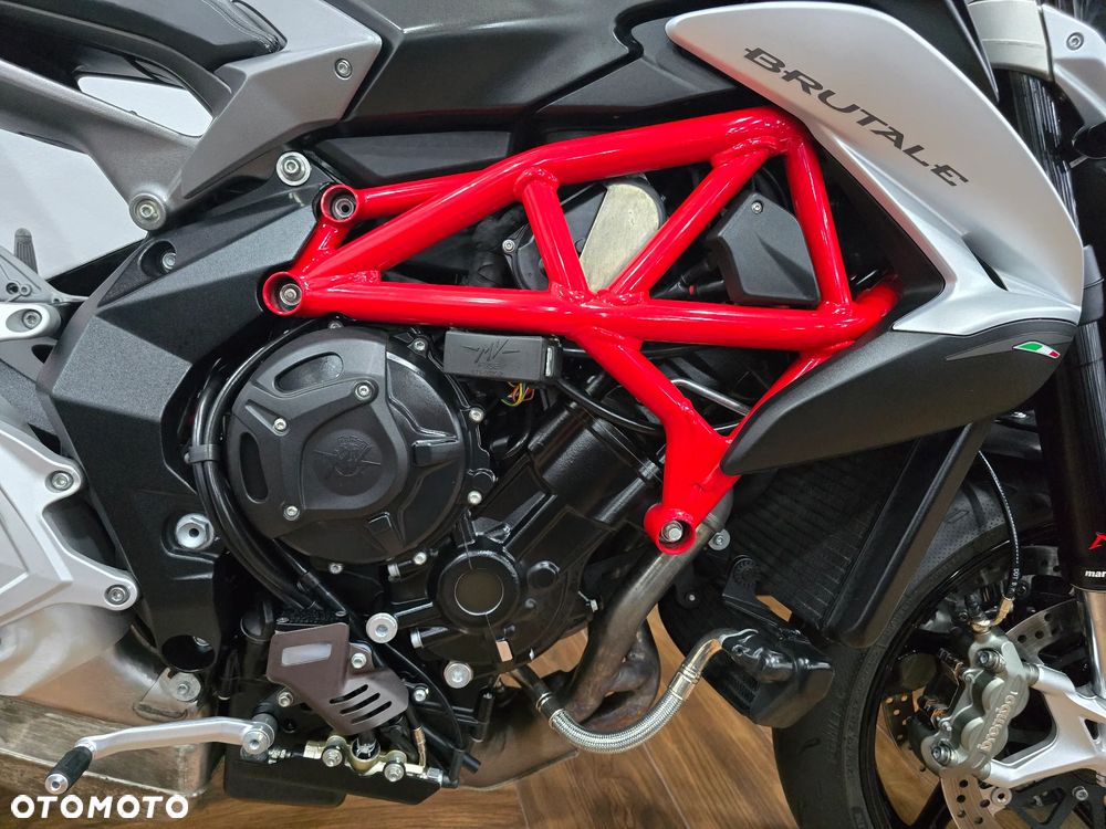 MV AGUSTA Brutale - 12