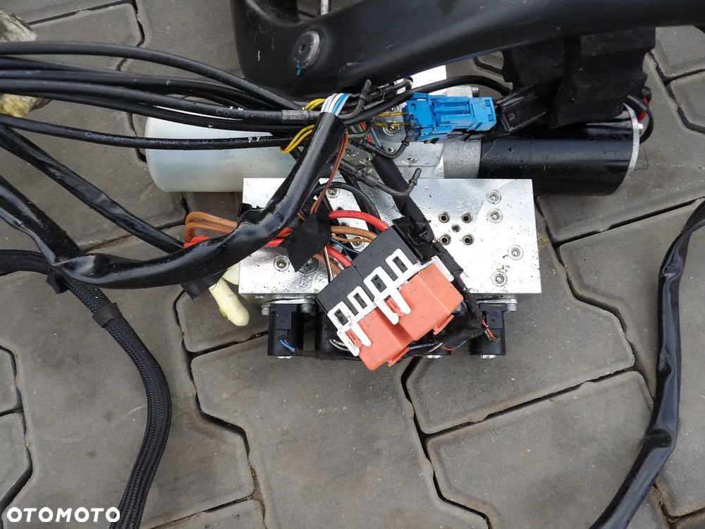 BMW - E93 - SZYBERDACH - POMPA - DO SPRAWDZENIA   - 7128780 - 6