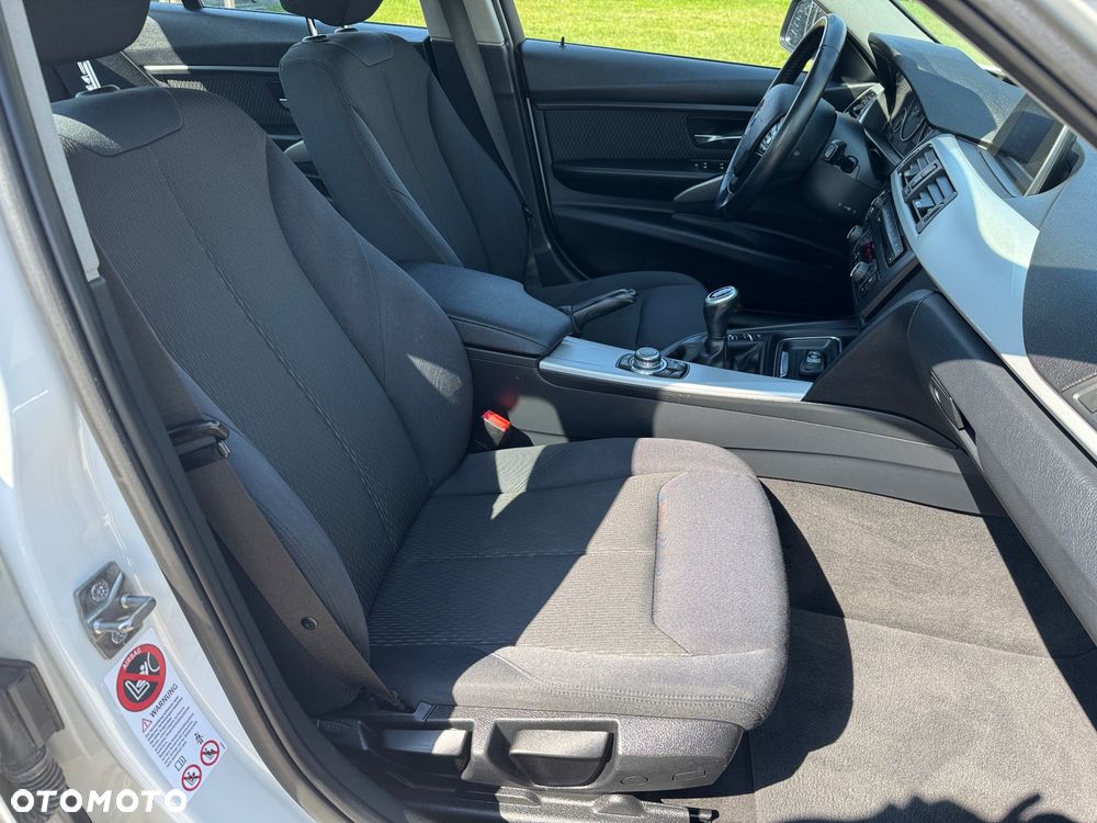 BMW Seria 3 318d DPF - 28