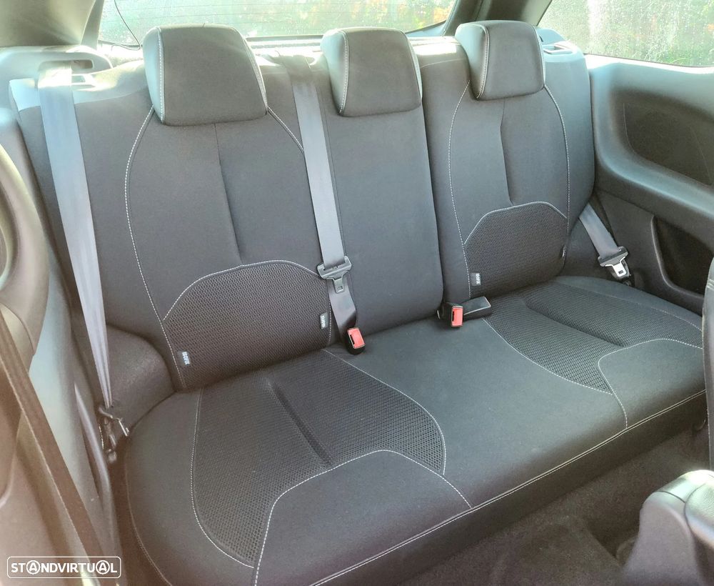 Citroën DS3 1.6 e-HDi So Chic - 9