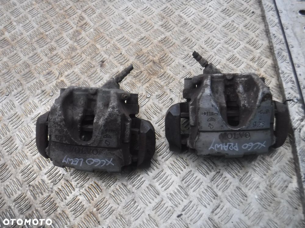 Volvo XC60 I 2.4 zacisk hamulcowy przod lewy - 1