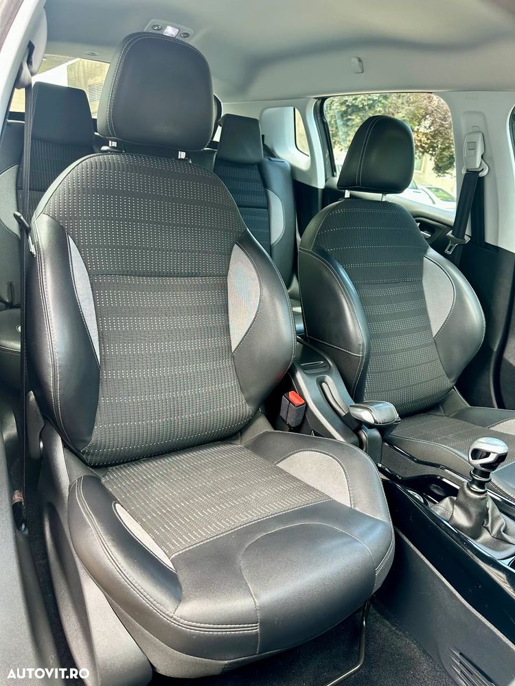 Peugeot 2008 - 6