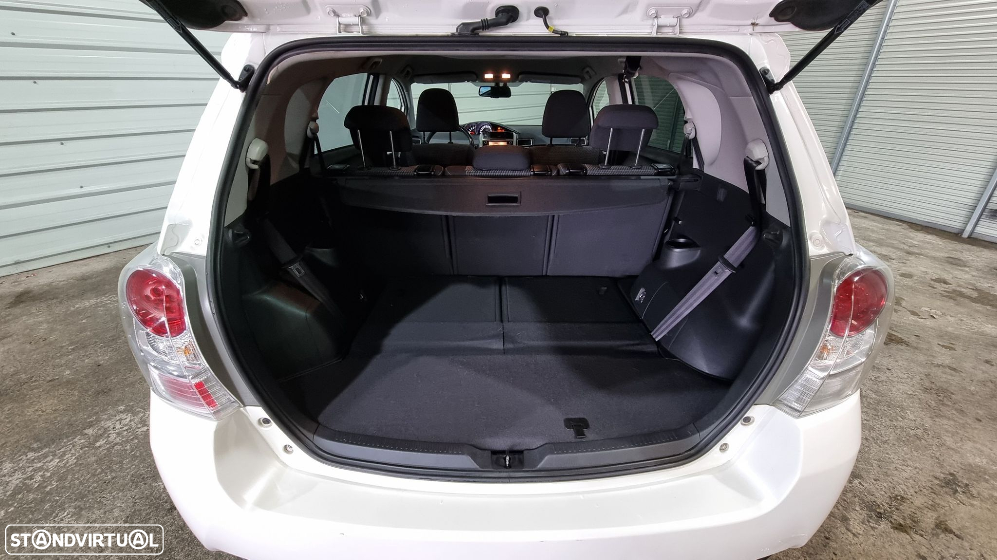 Toyota Verso 1.6 D-4D Comfort - 8