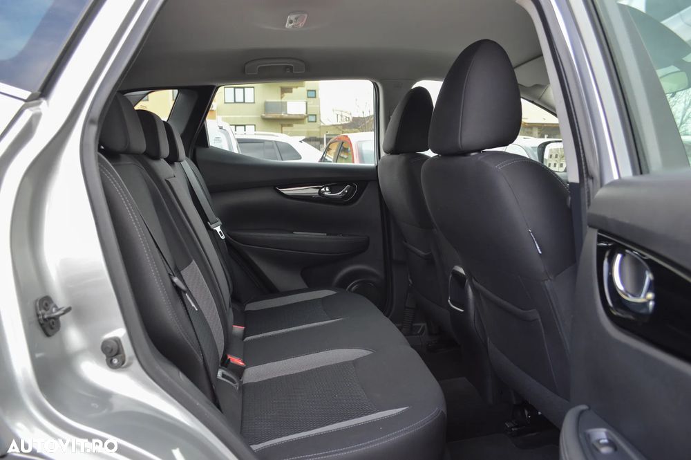 Nissan Qashqai 1.3 DIG-T DCT N-CONNECTA - 23