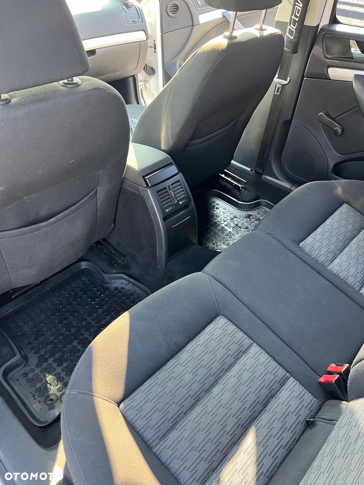 Skoda Octavia 1.6 TDI Ambiente - 23