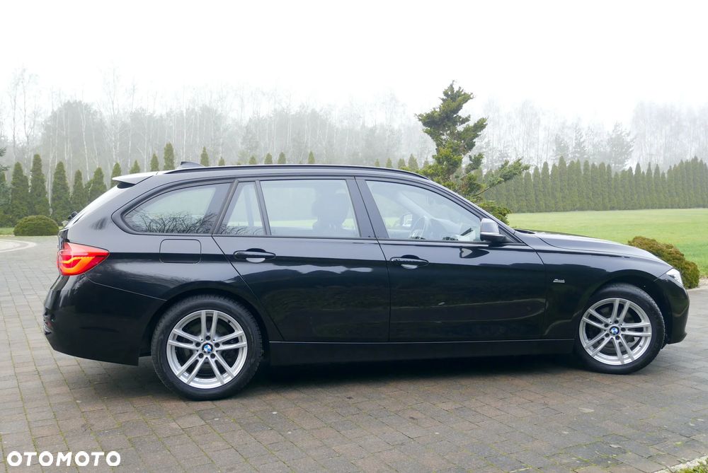 BMW Seria 3 318d Sport Line - 12