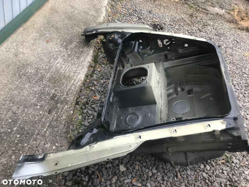 Porsche 997 Turbo Wnęka Koła Zapasowego Wanna - 4