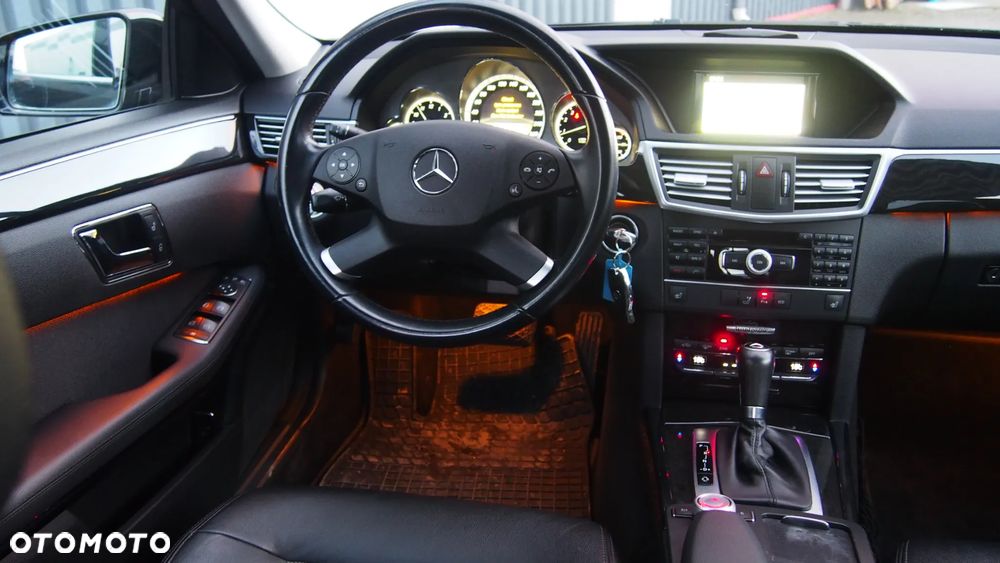 Mercedes-Benz Klasa C 180 Kompressor BlueEFFICIENCY Elegance - 6