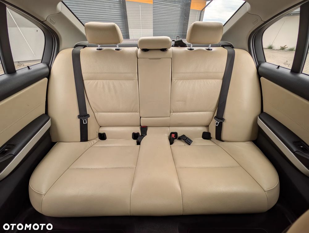 BMW Seria 3 318d Sport Line - 39