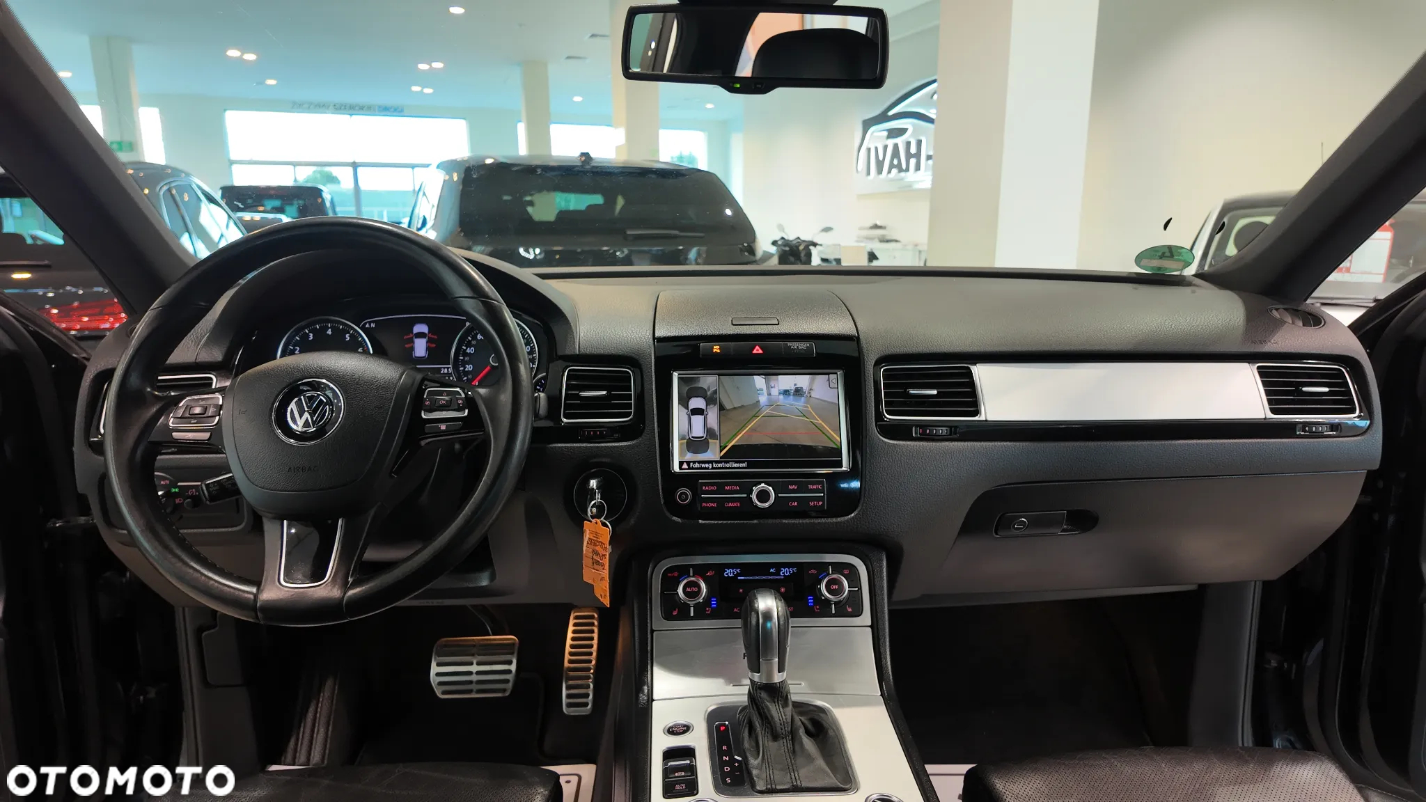Volkswagen Touareg 3.0 Hybrid Automatik - 30
