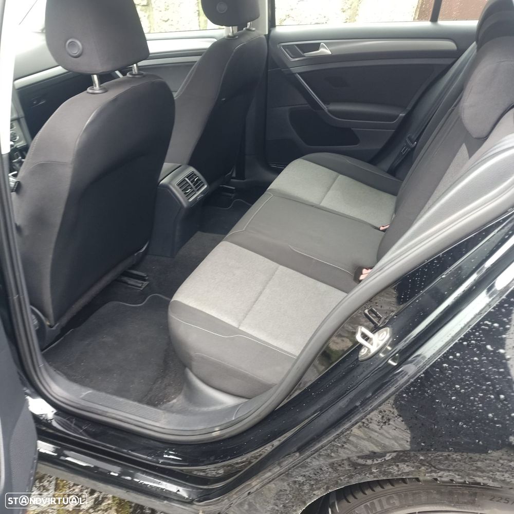 VW Golf 1.6 TDI Confortline - 6