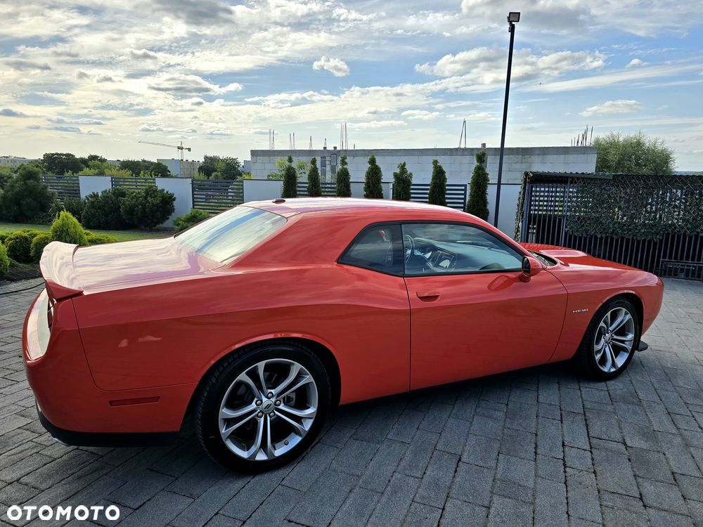 Dodge Challenger - 19