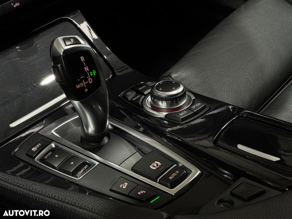 BMW Seria 5 525d xDrive AT - 24