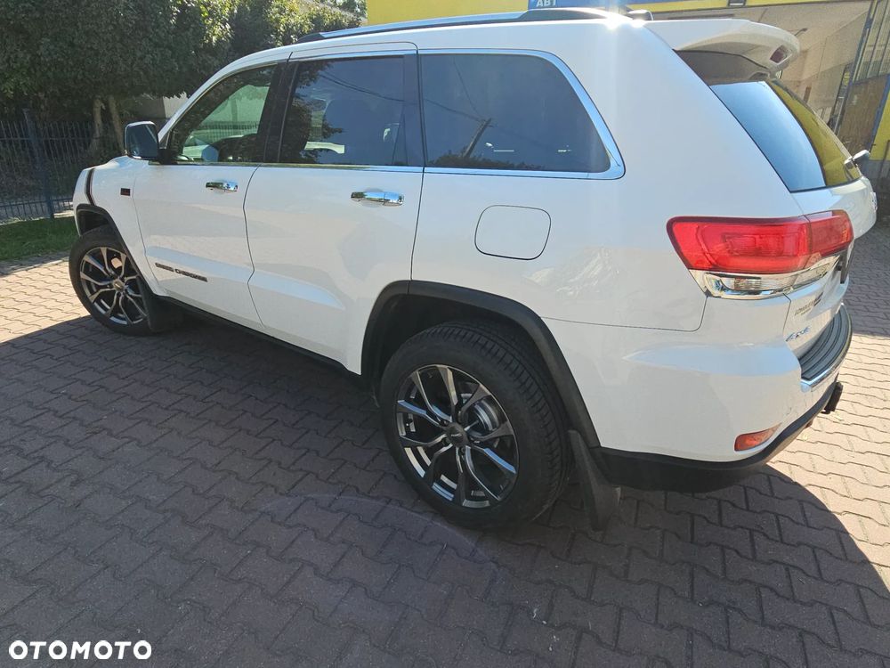 Jeep Grand Cherokee - 10