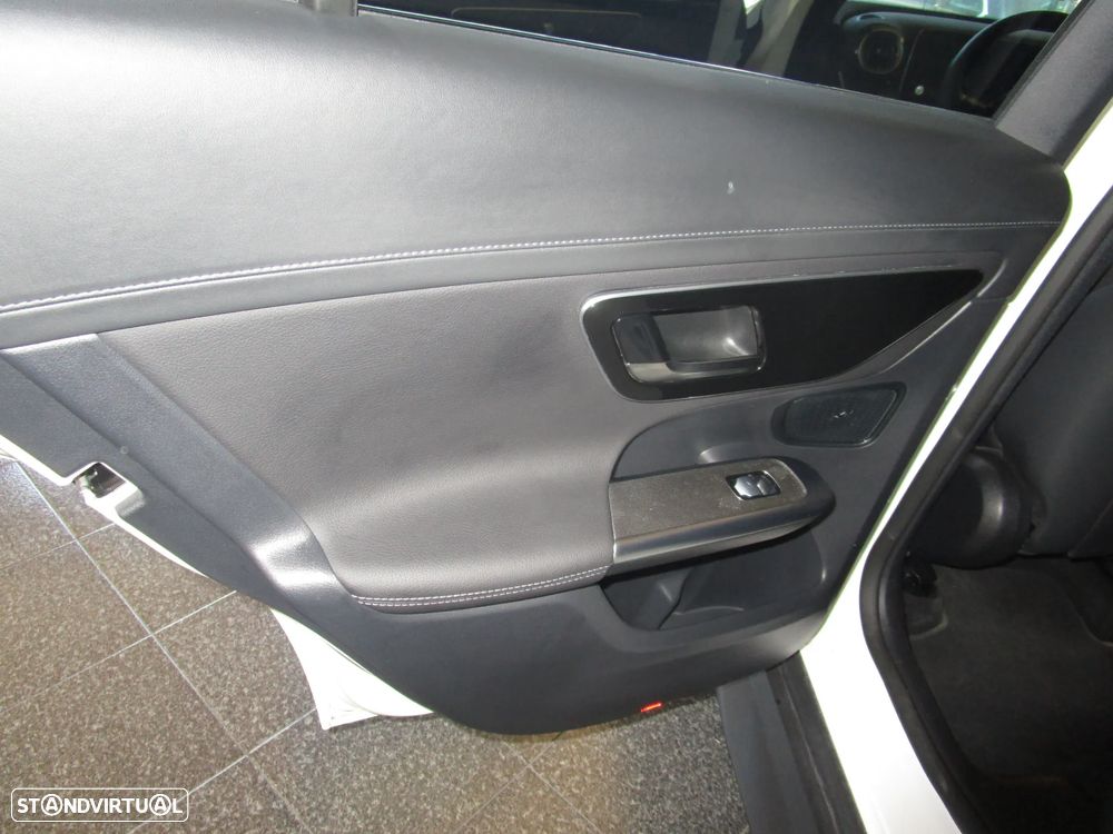 Mercedes-Benz GLC 300 - 19