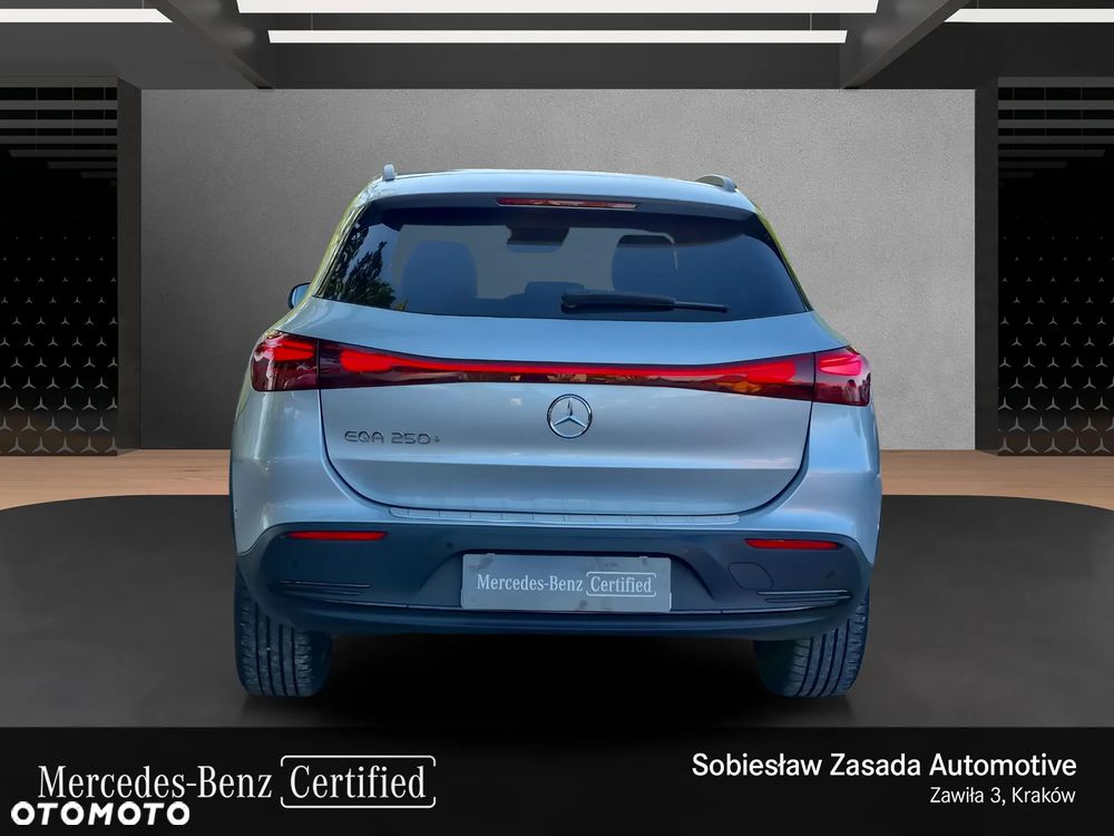 Mercedes-Benz EQA 250+ 70.5kWh Electric Art - 4