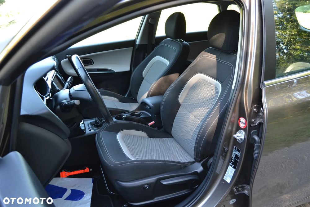 Kia Ceed 1.6 GDI ISG Platinum Edition - 9