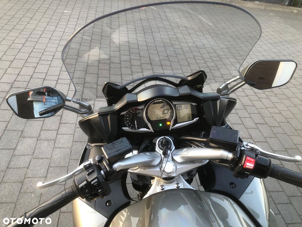 Yamaha FJR - 6