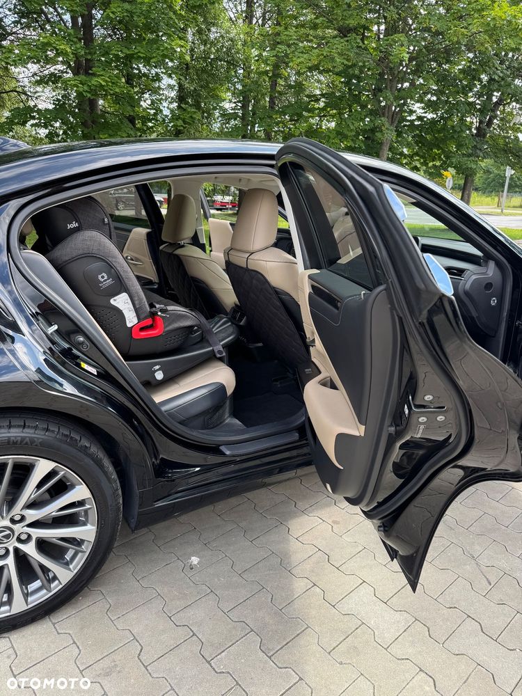 Lexus ES 300h Business Edition + - 25