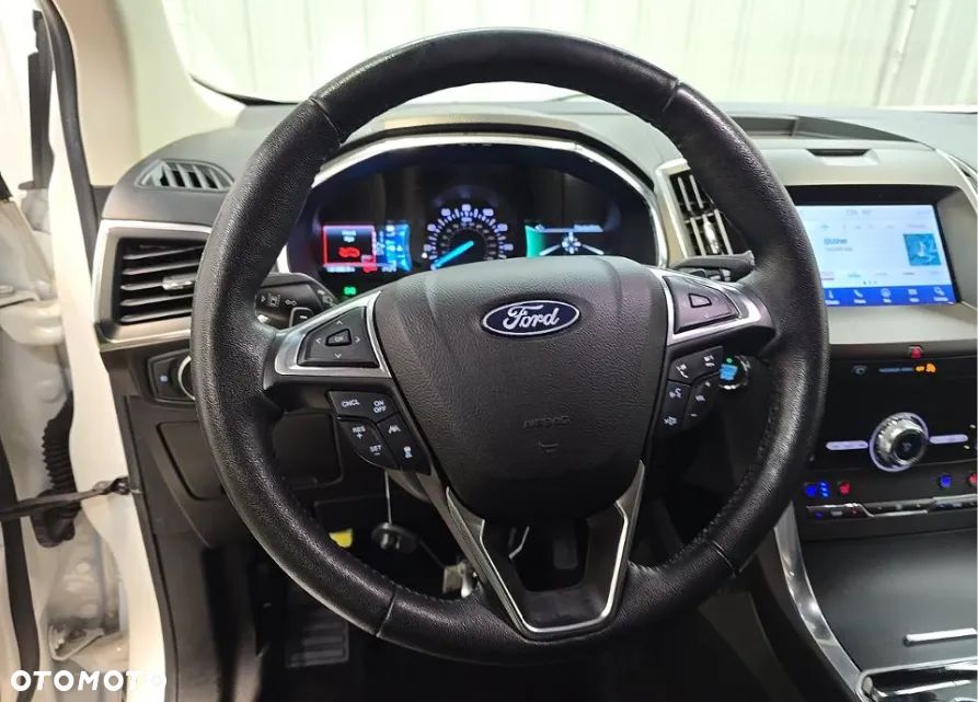 Ford Edge - 8