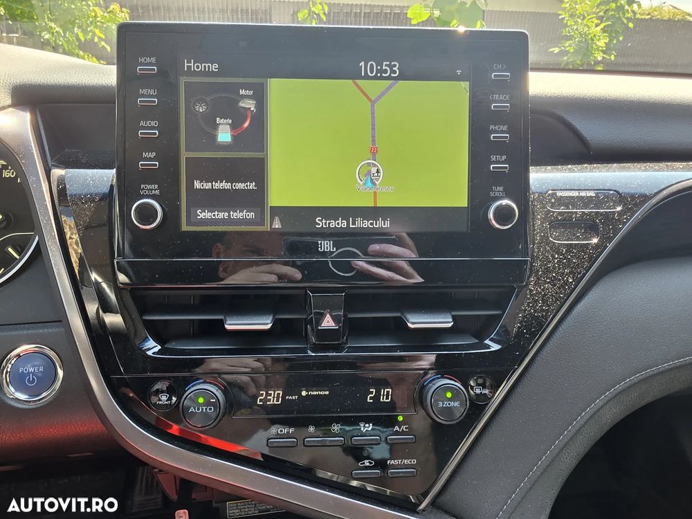 Toyota Camry 2.5 Exclusive - 35