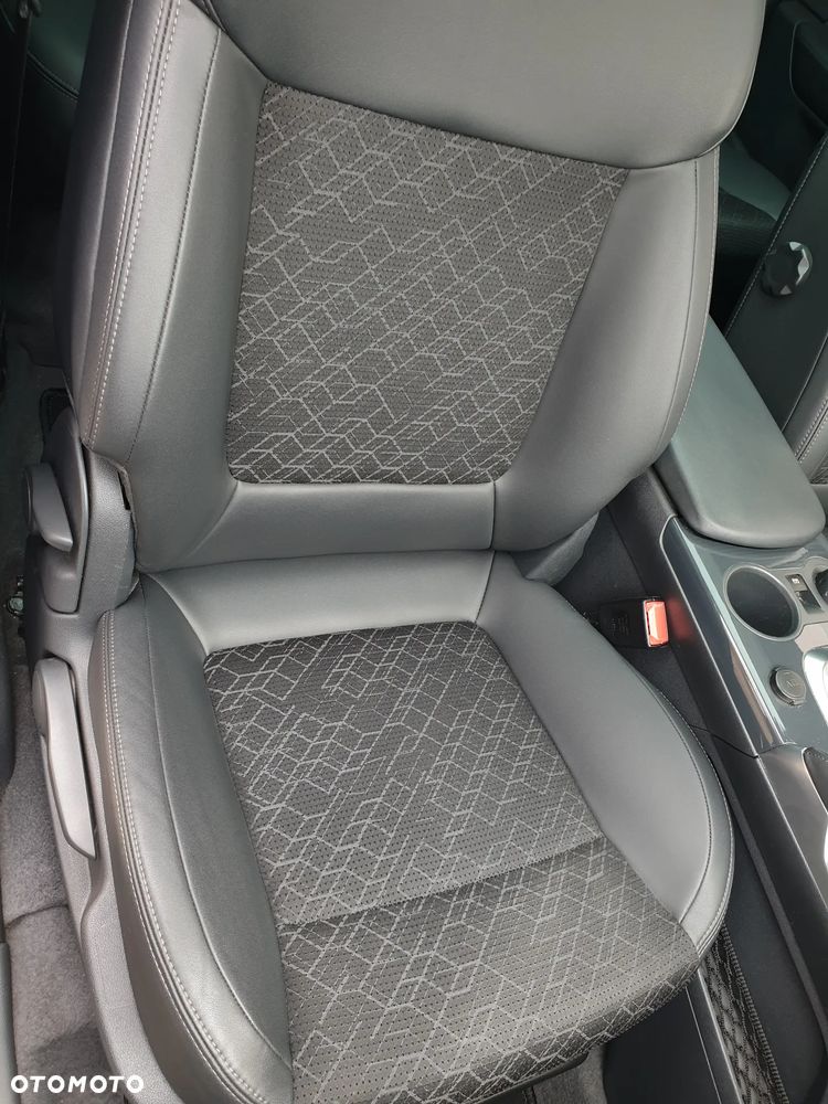 Peugeot 3008 HDi 115 Allure - 32