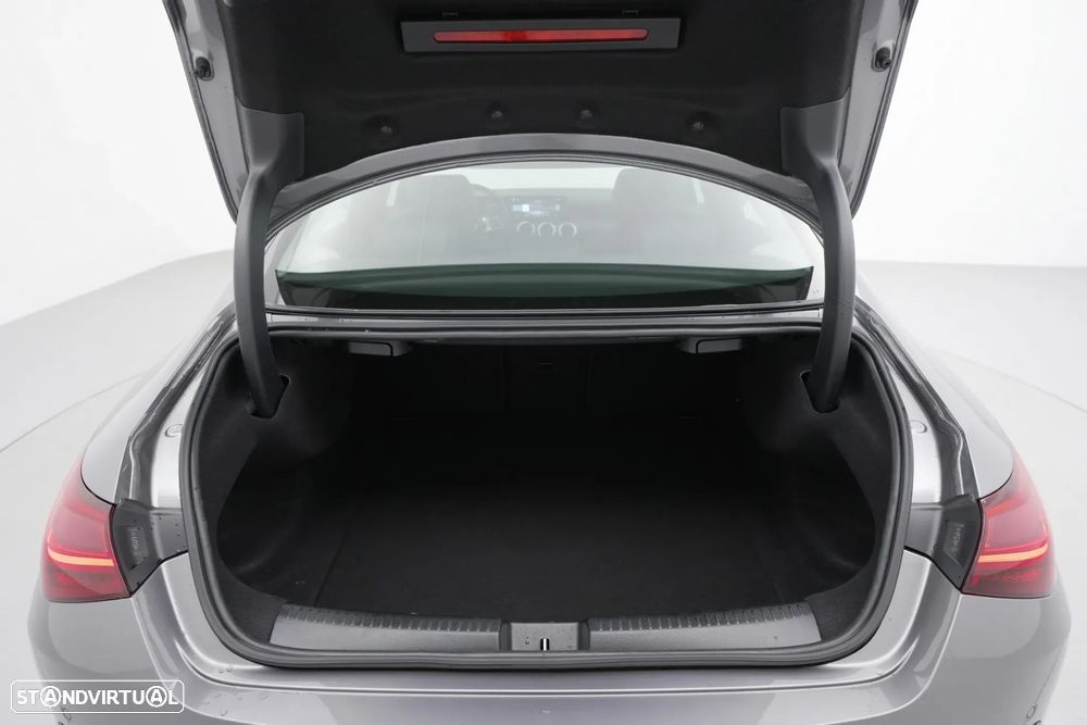 Mercedes-Benz CLA 200 d - 27