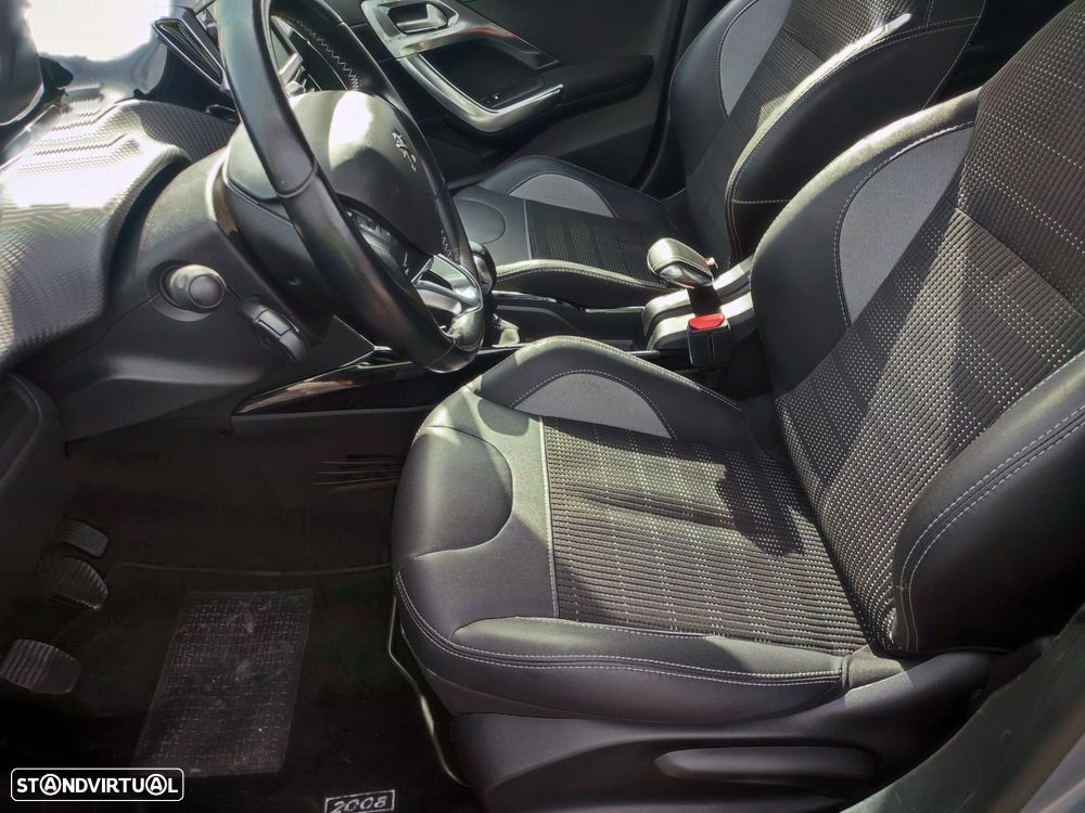 Peugeot 2008 1.2 PureTech Style - 23