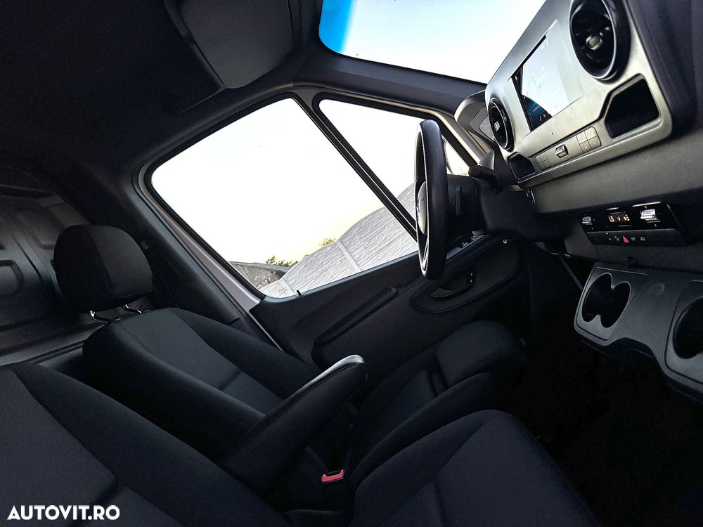 Mercedes-Benz Sprinter - 17