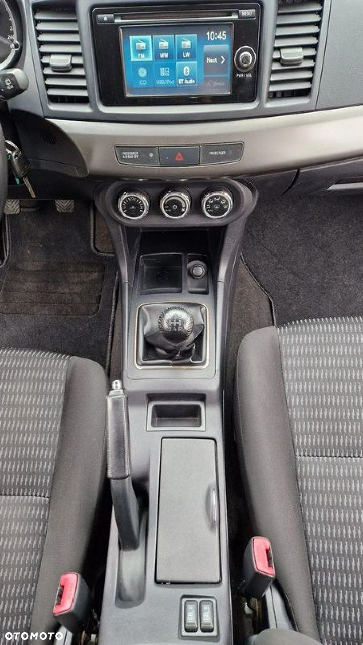 Mitsubishi Lancer - 26