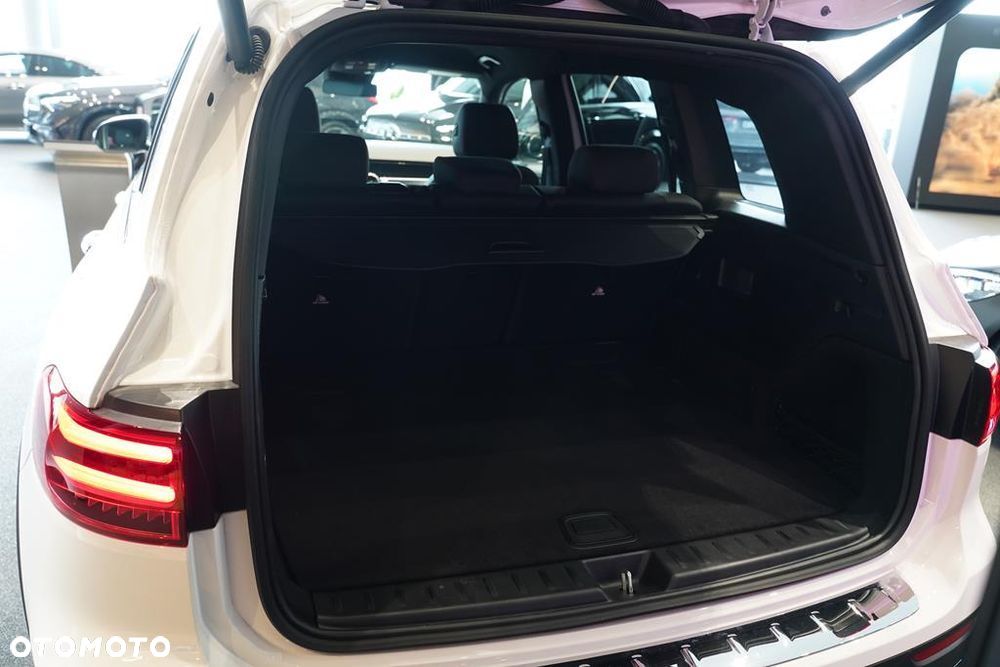 Mercedes-Benz GLB 200 mHEV AMG Line 7G-DCT - 6