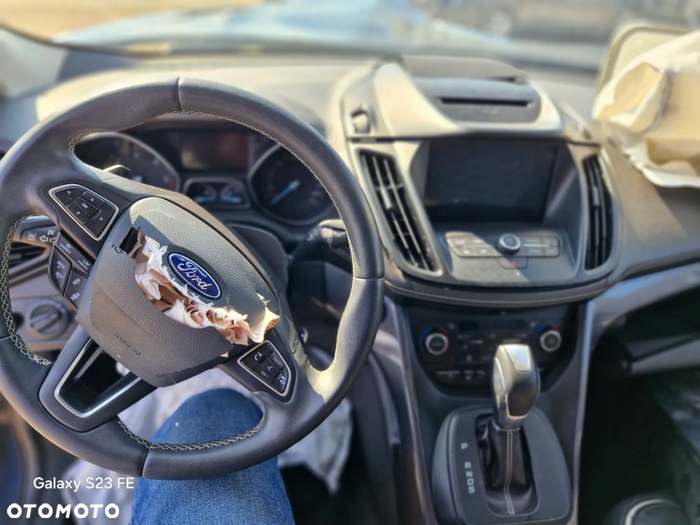 Ford Kuga Vignale 2.0 TDCi AWD - 19