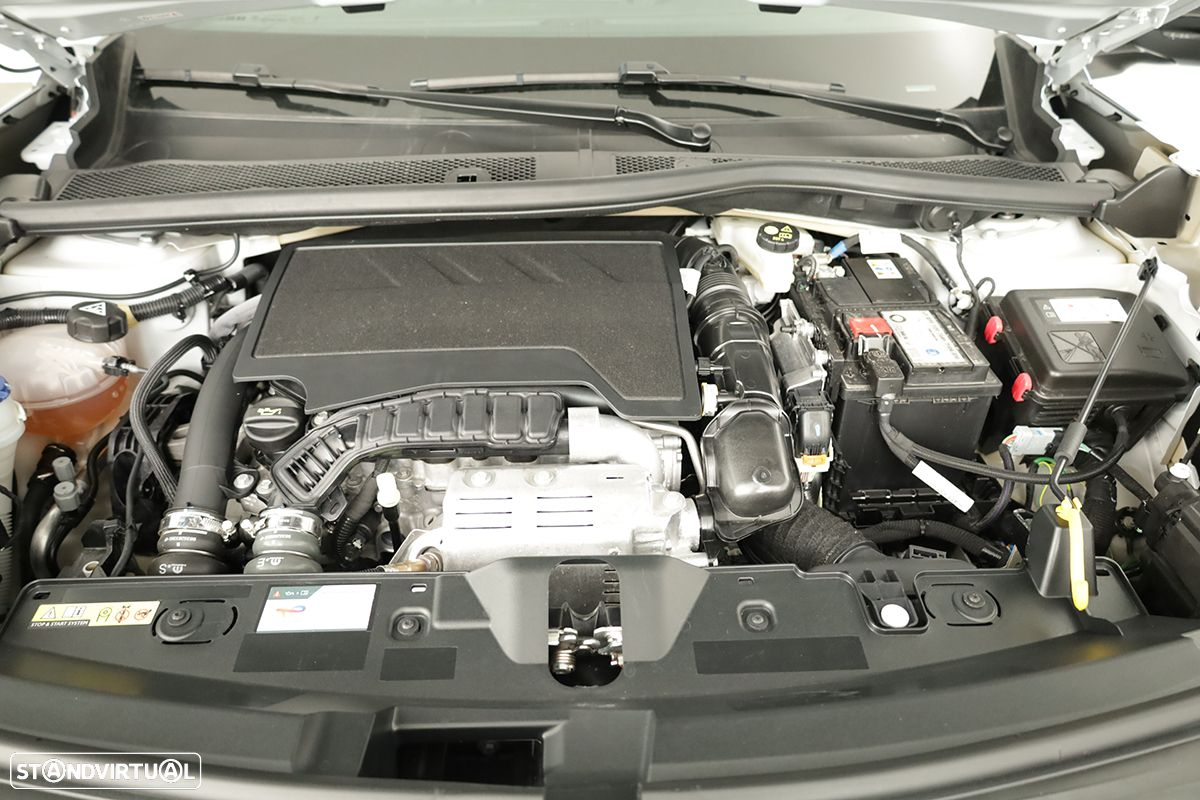 Peugeot 2008 1.2 PureTech Allure EAT8 - 23
