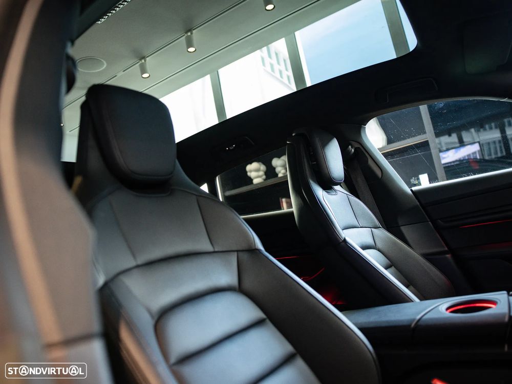 Porsche Taycan Sport Turismo - 43
