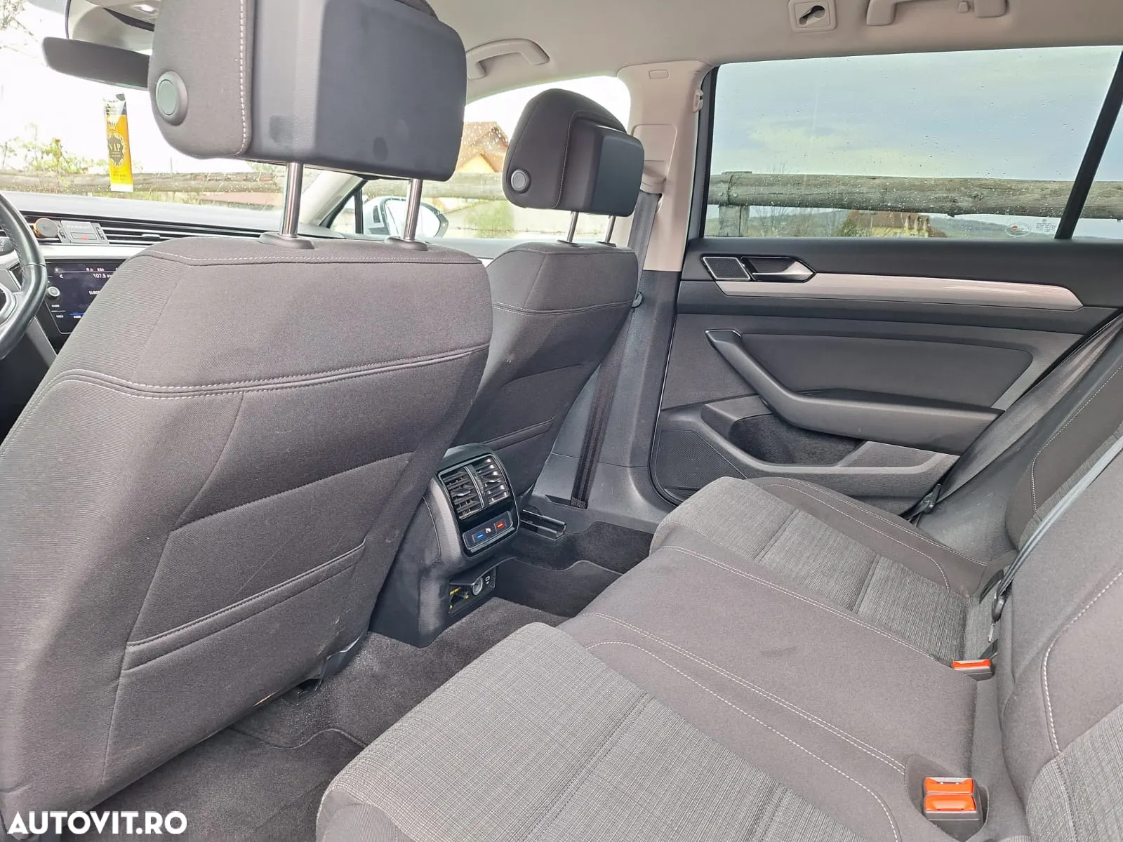 Volkswagen Passat Variant 2.0 TDI DSG Business - 19