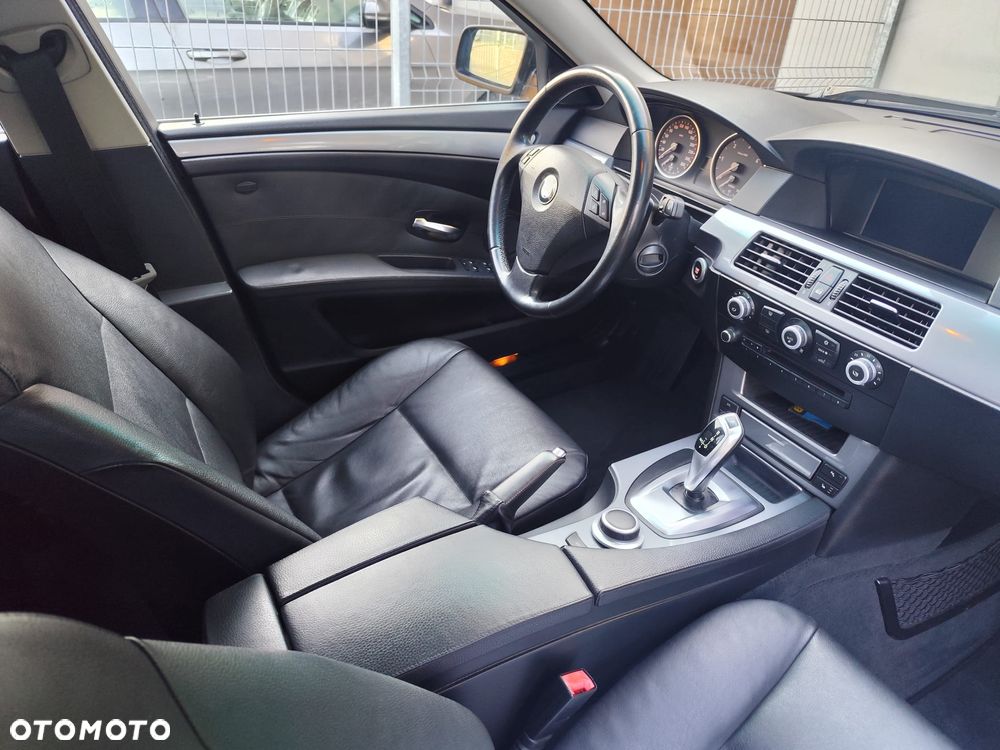 BMW Seria 5 530d Sport-Aut Edition Lifestyle - 11