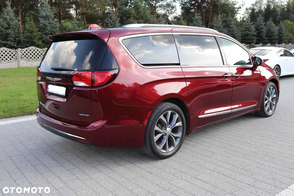 Chrysler Pacifica - 6