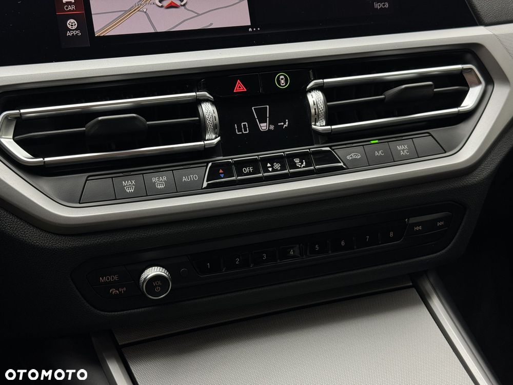 BMW Seria 3 318d - 28